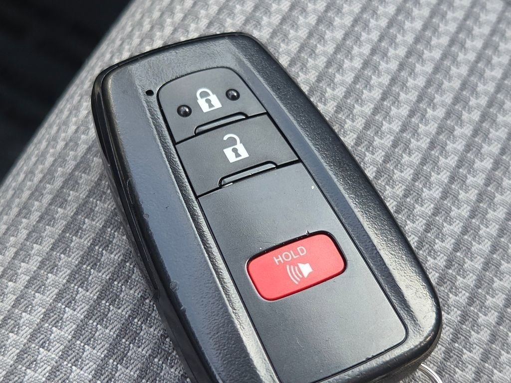 Used 2023 Toyota Highlander L image 33