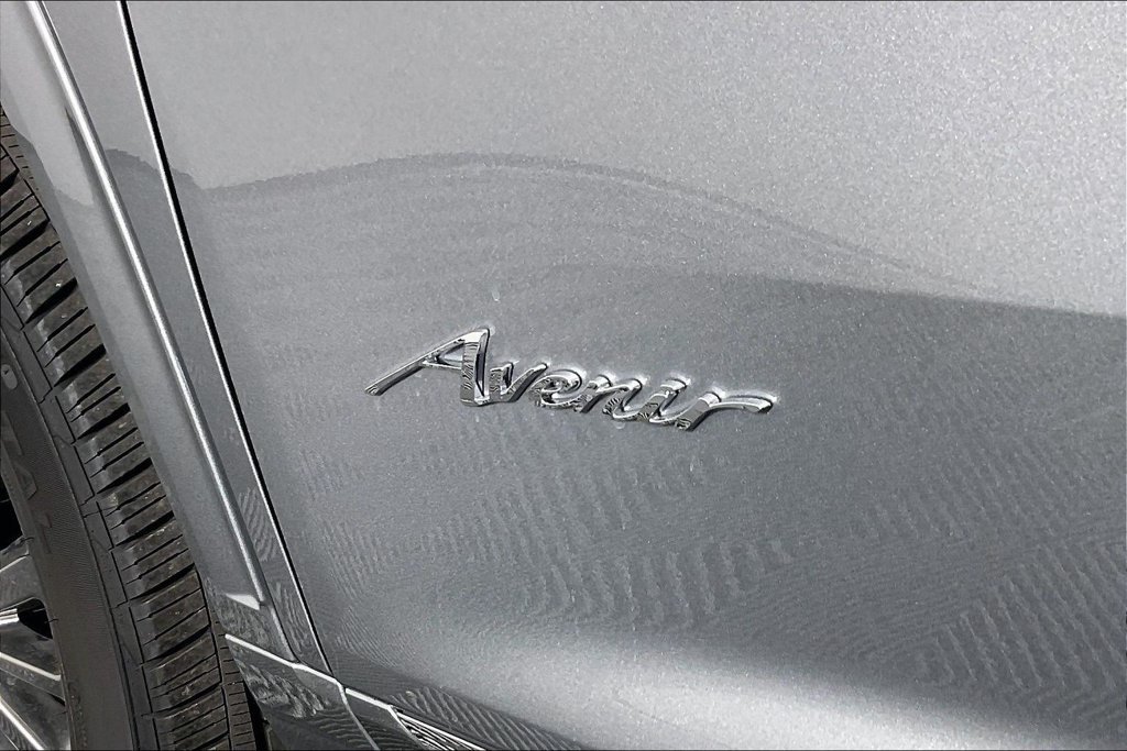 New 2027 Buick Enclave Avenir FWD image 9