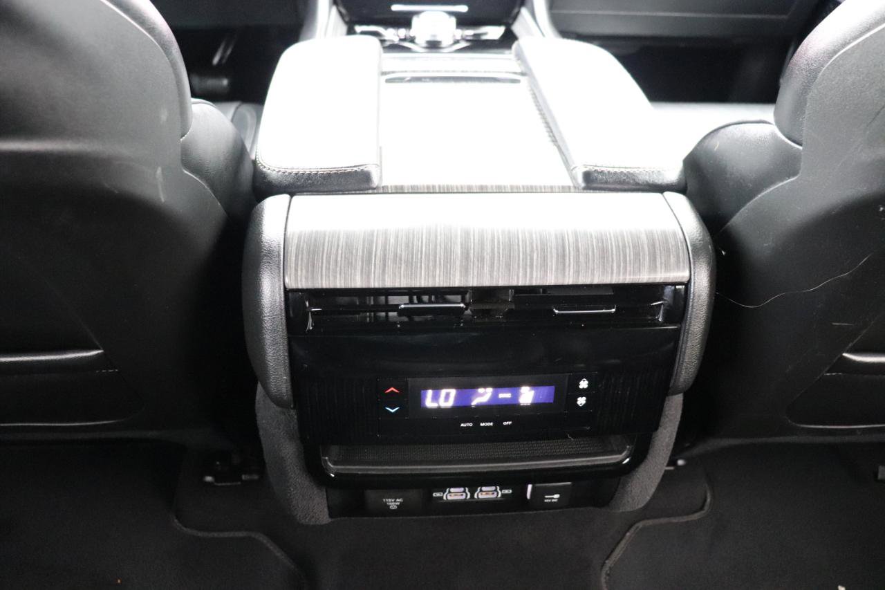 Used 2024 Jeep Wagoneer Series II w/ Flexible Seating Group AWD/4WD image 22