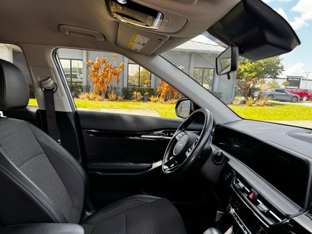 Used 2025 Kia Seltos S FWD image 11