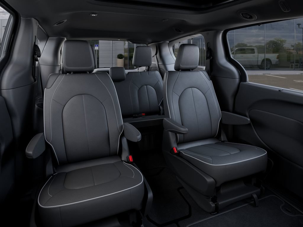 New 2026 Chrysler Pacifica Limited FWD image 16