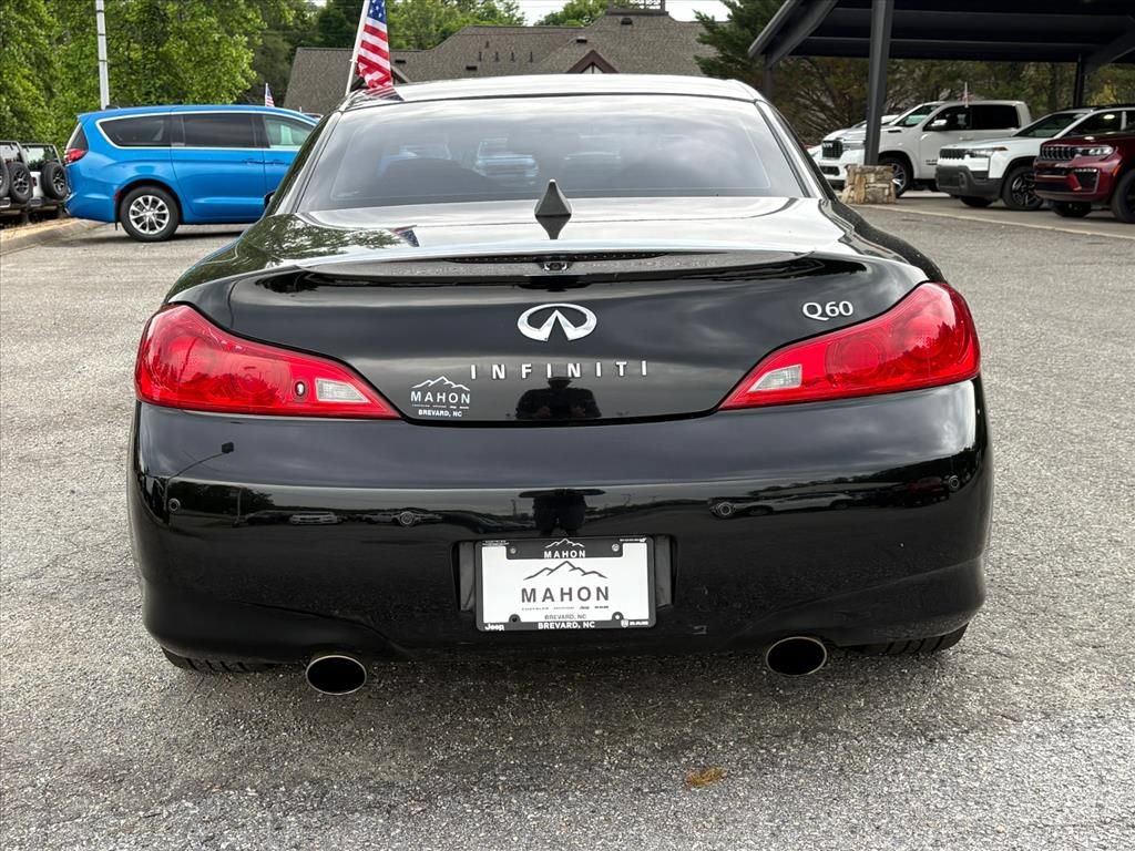 Used 2015 INFINITI Q60 Convertible w/ Premium Package RWD image 4