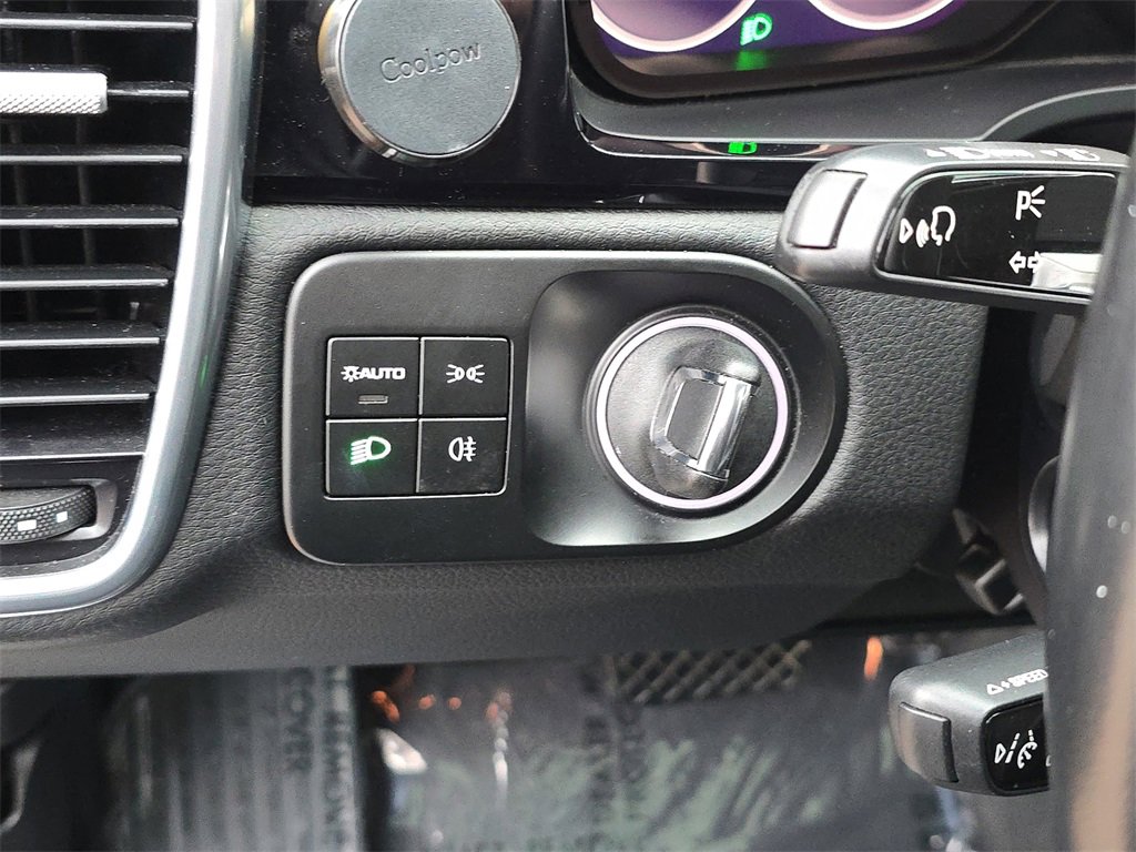 Used 2022 Porsche Cayenne image 33