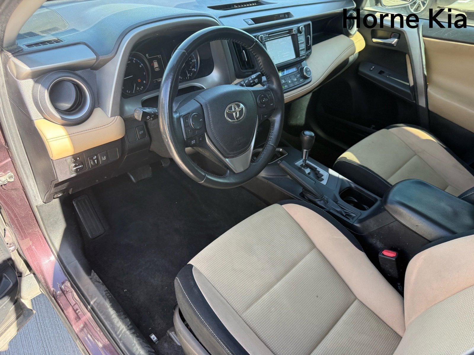 Used 2017 Toyota RAV4 XLE w/ Carpet Mat Package image 9