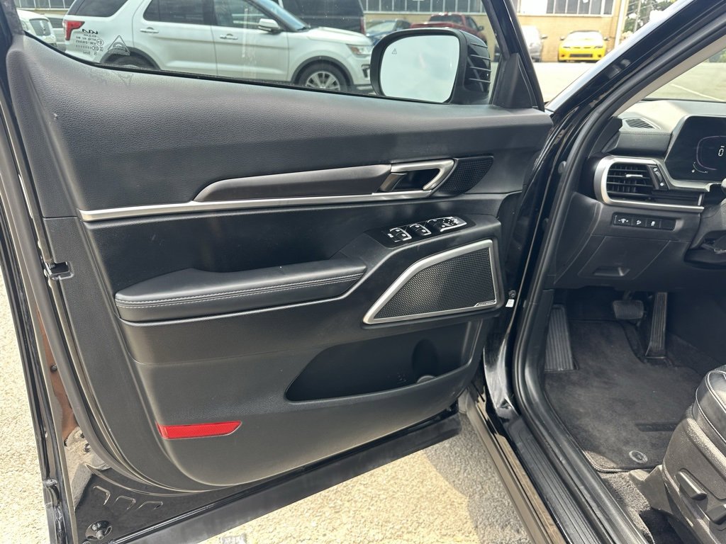 Used 2024 Kia Telluride S image 13