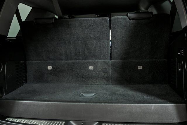Used 2020 GMC Yukon SLT w/ Premium Edition image 8