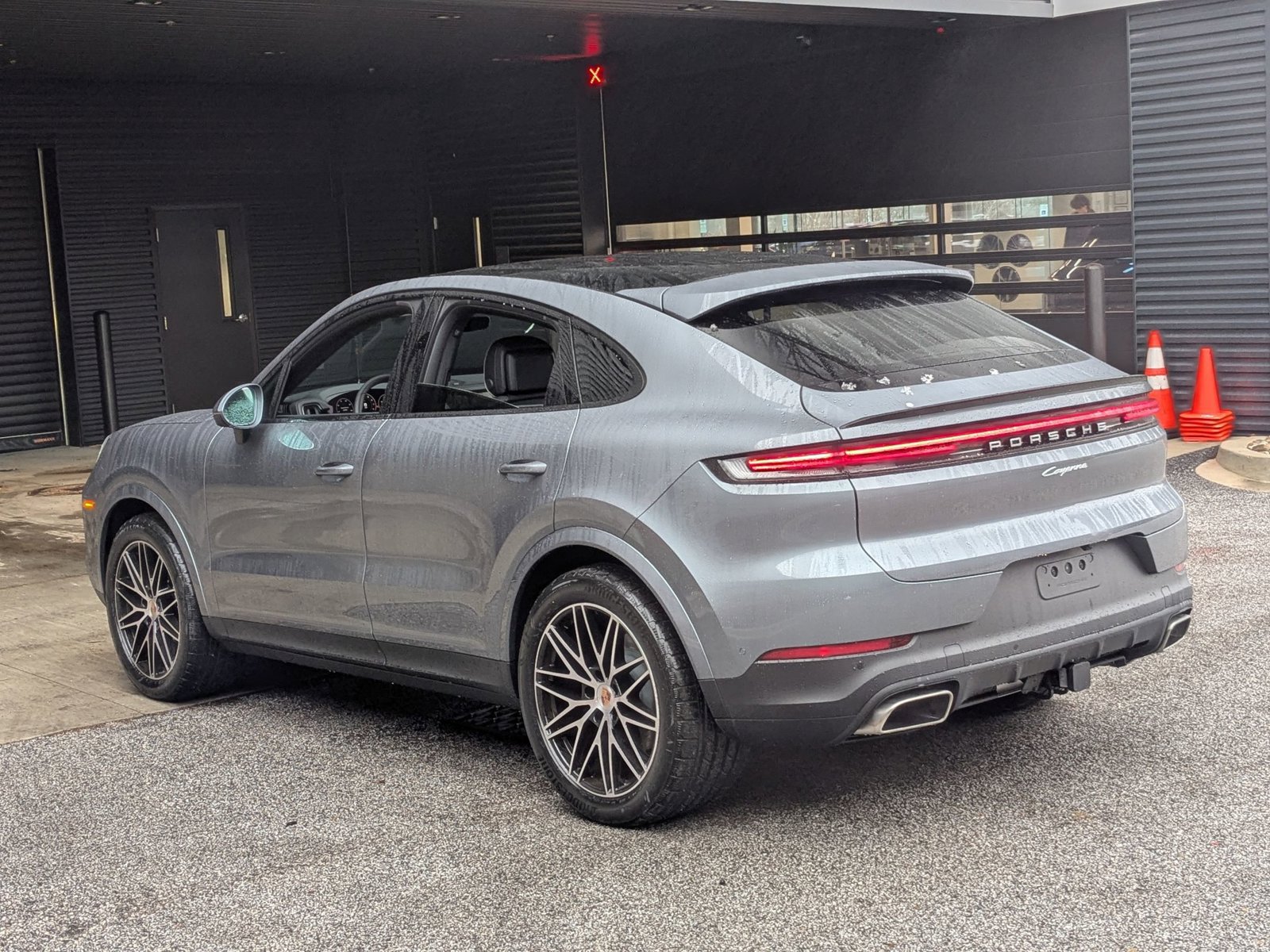 New 2026 Porsche Cayenne Coupe AWD/4WD image 3