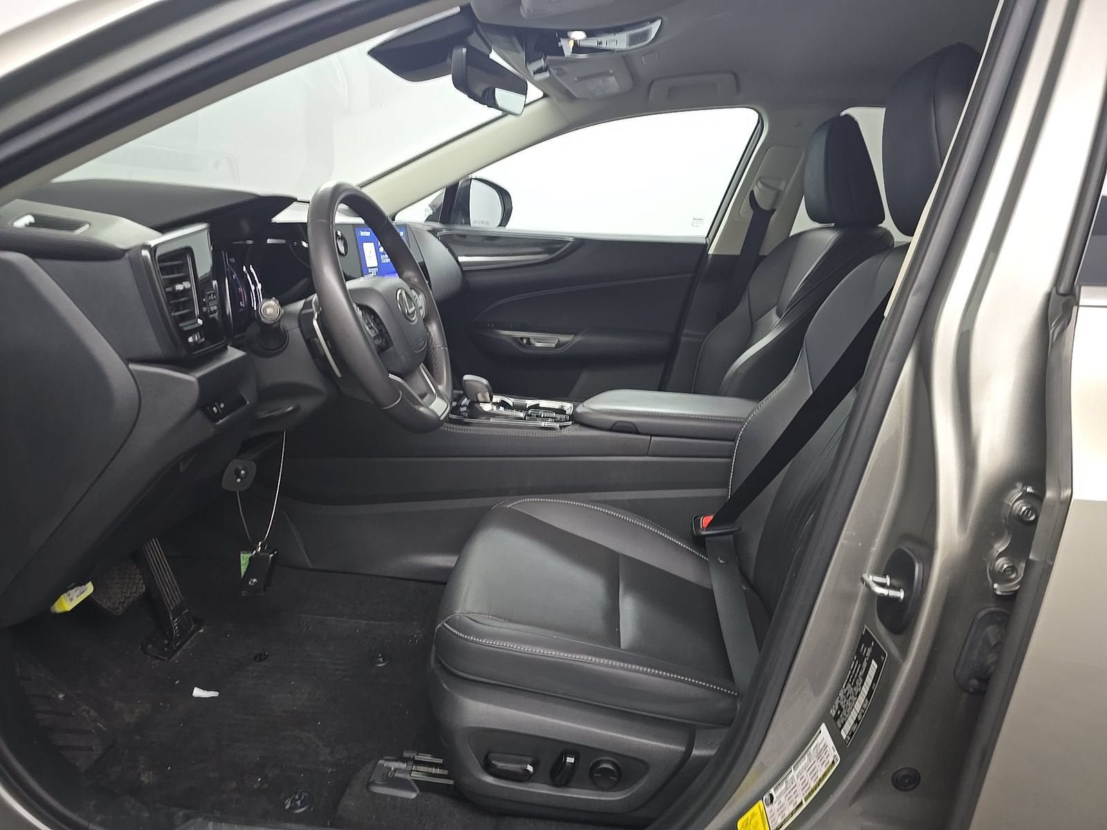 Used 2023 Lexus NX 250 FWD image 7
