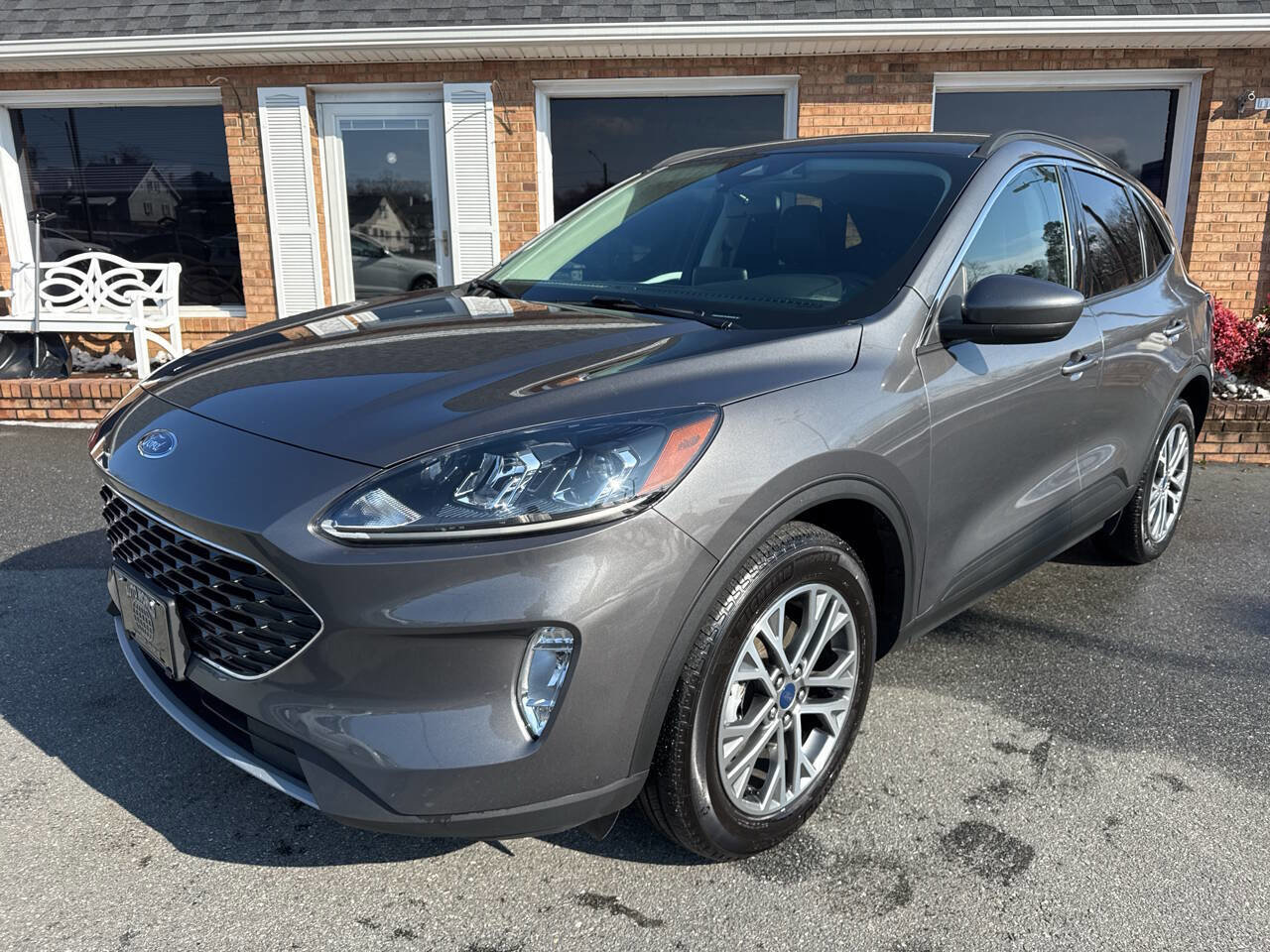 Used 2022 Ford Escape SEL image 4