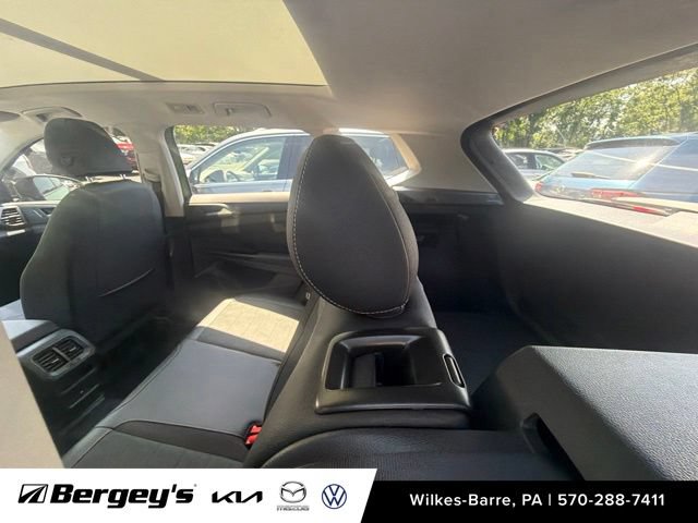 Certified 2025 Volkswagen Taos SE AWD/4WD image 11