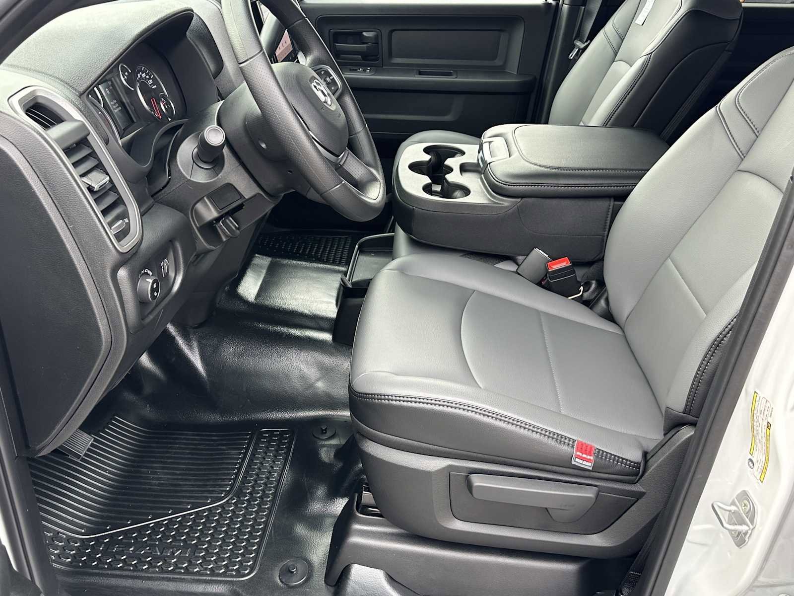 New 2026 RAM 3500 Tradesman AWD/4WD image 9