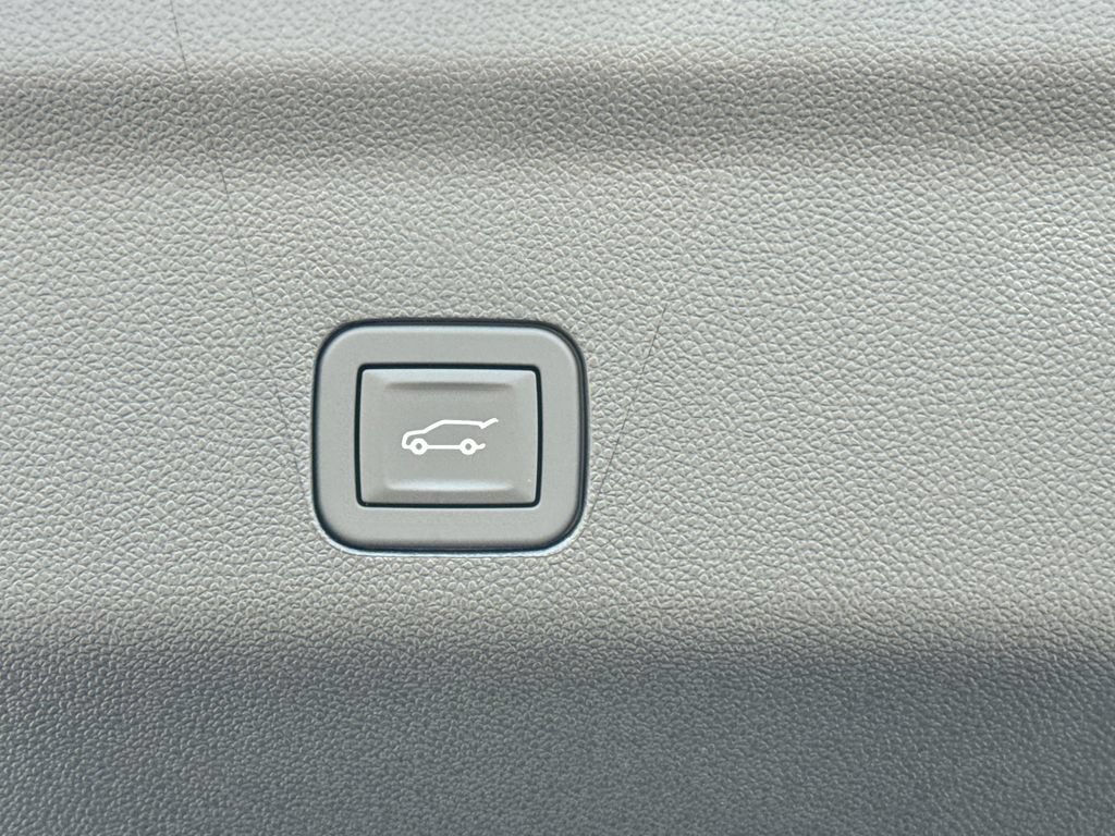 New 2026 GMC Yukon XL AT4 AWD/4WD image 34