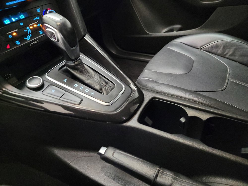 Used 2017 Ford Focus Titanium FWD image 26