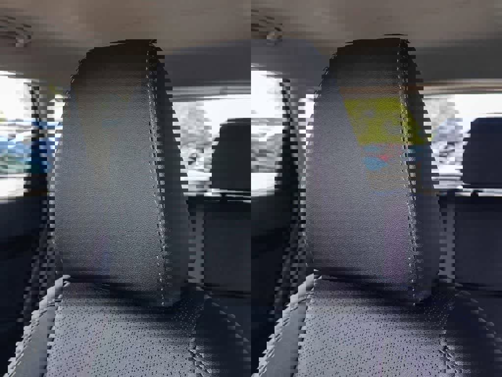 Used 2025 Kia Seltos EX FWD image 24