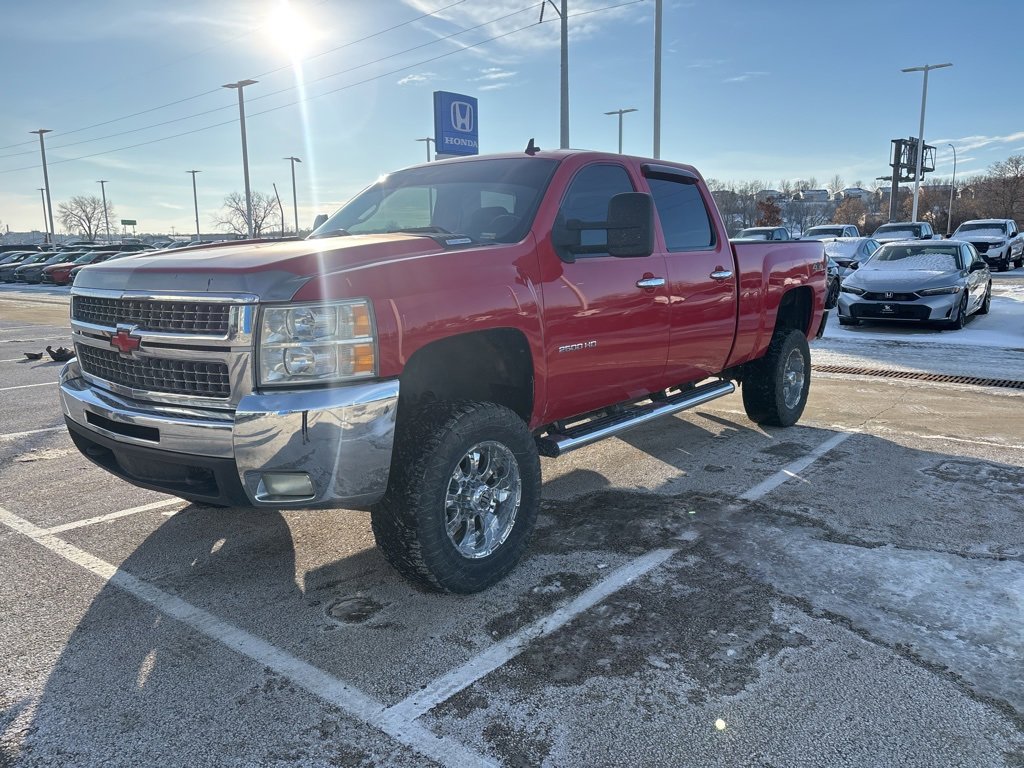 Used 2010 Chevrolet Silverado 2500 LT image 2