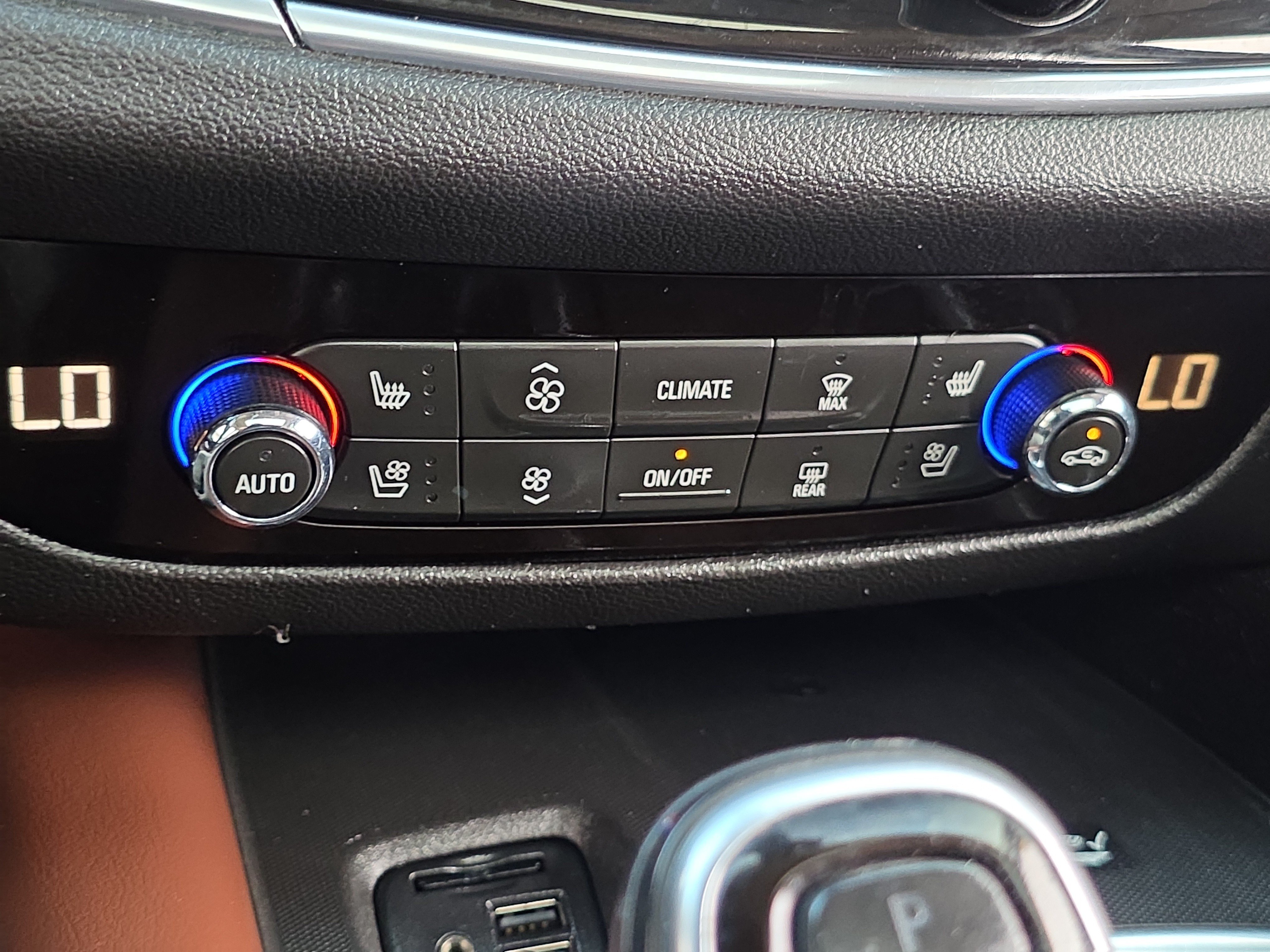 Used 2021 Buick Enclave Avenir w/ Avenir Technology Package FWD image 21