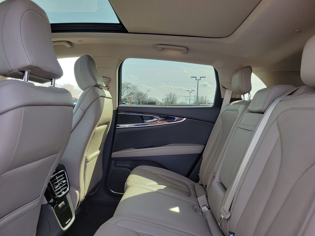 Certified 2022 Lincoln Nautilus Reserve image 14