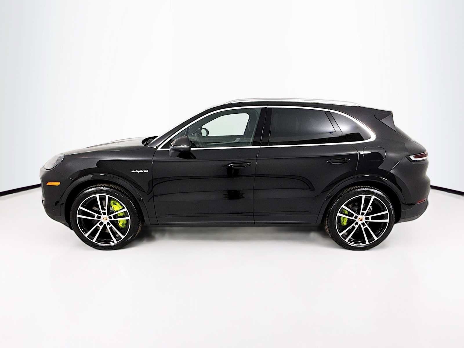 New 2026 Porsche Cayenne E-Hybrid AWD/4WD image 2