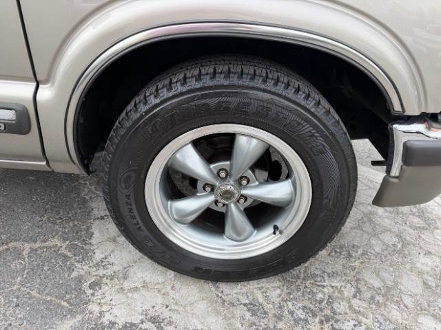 Used 2000 Chevrolet S10 Pickup LS w/ Preferred Equipment Group RWD image 16