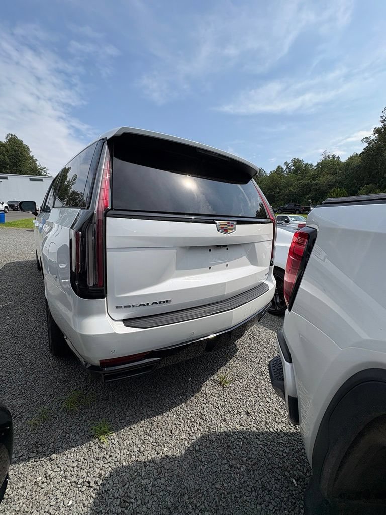 Used 2023 Cadillac Escalade ESV Sport Platinum AWD/4WD image 8