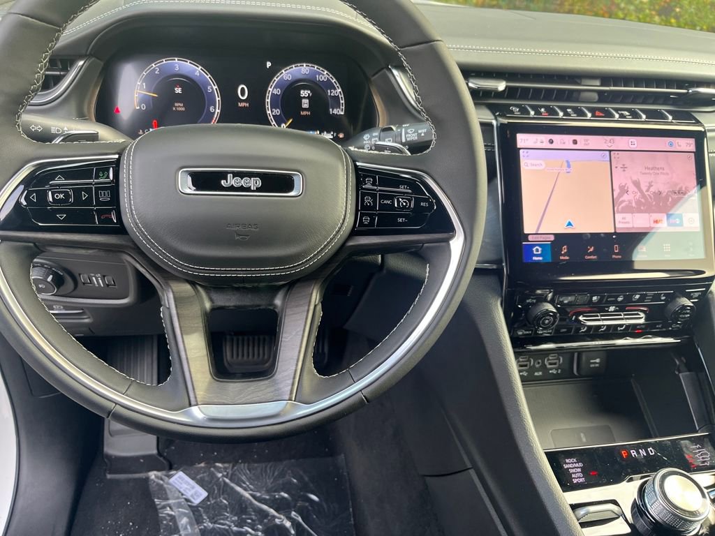 New 2025 Jeep Grand Cherokee L Overland w/ Luxury Tech Group IV image 11