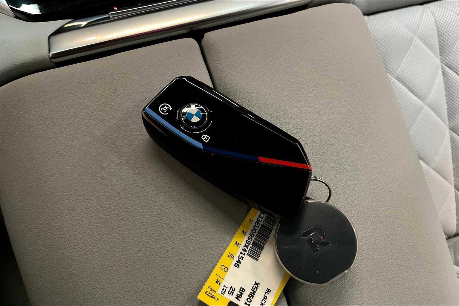 Used 2025 BMW X5 M60i w/ Executive Package image 14