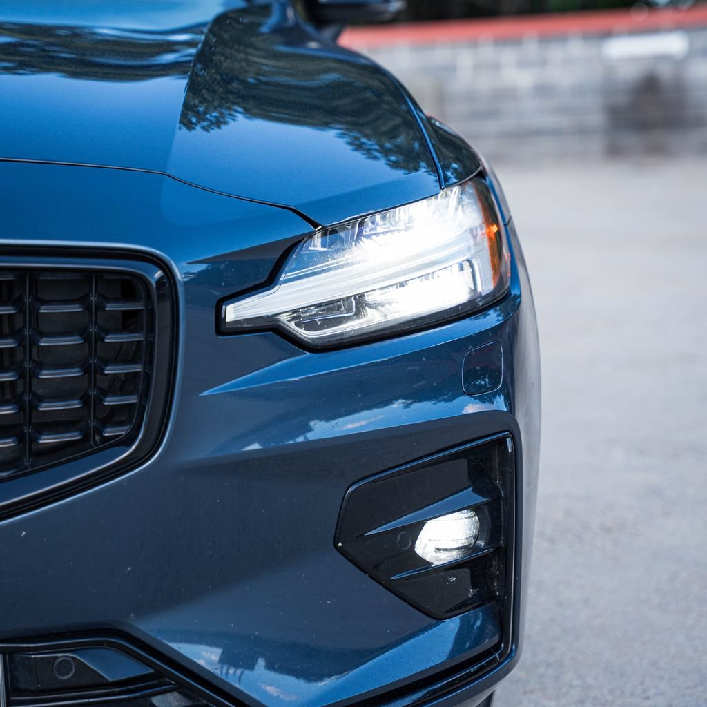 Certified 2024 Volvo S60 B5 Plus AWD/4WD image 3