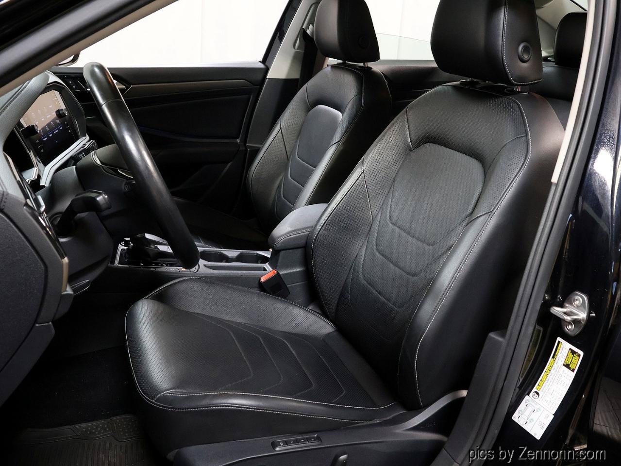 Used 2019 Volkswagen Jetta SEL Premium FWD image 12