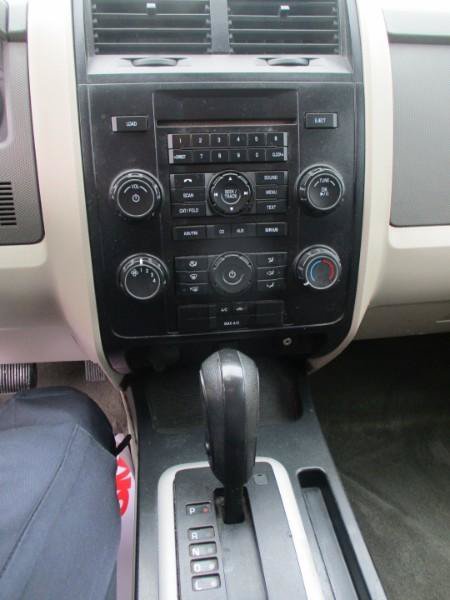 Used 2012 Ford Escape XLS AWD/4WD image 12