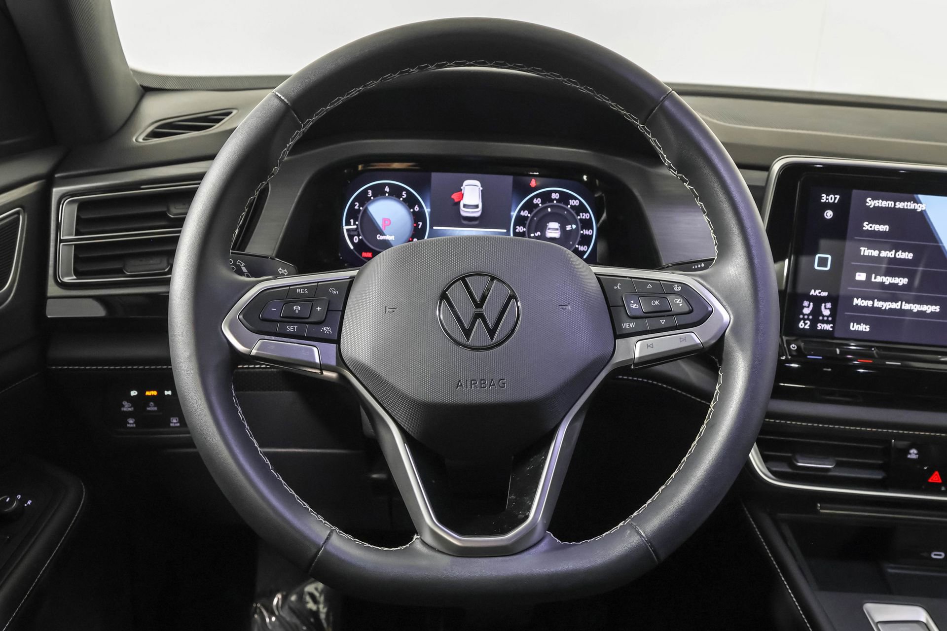 Used 2024 Volkswagen Atlas Cross Sport SE image 24