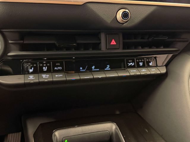 Used 2025 Toyota Crown Signia AWD/4WD image 29