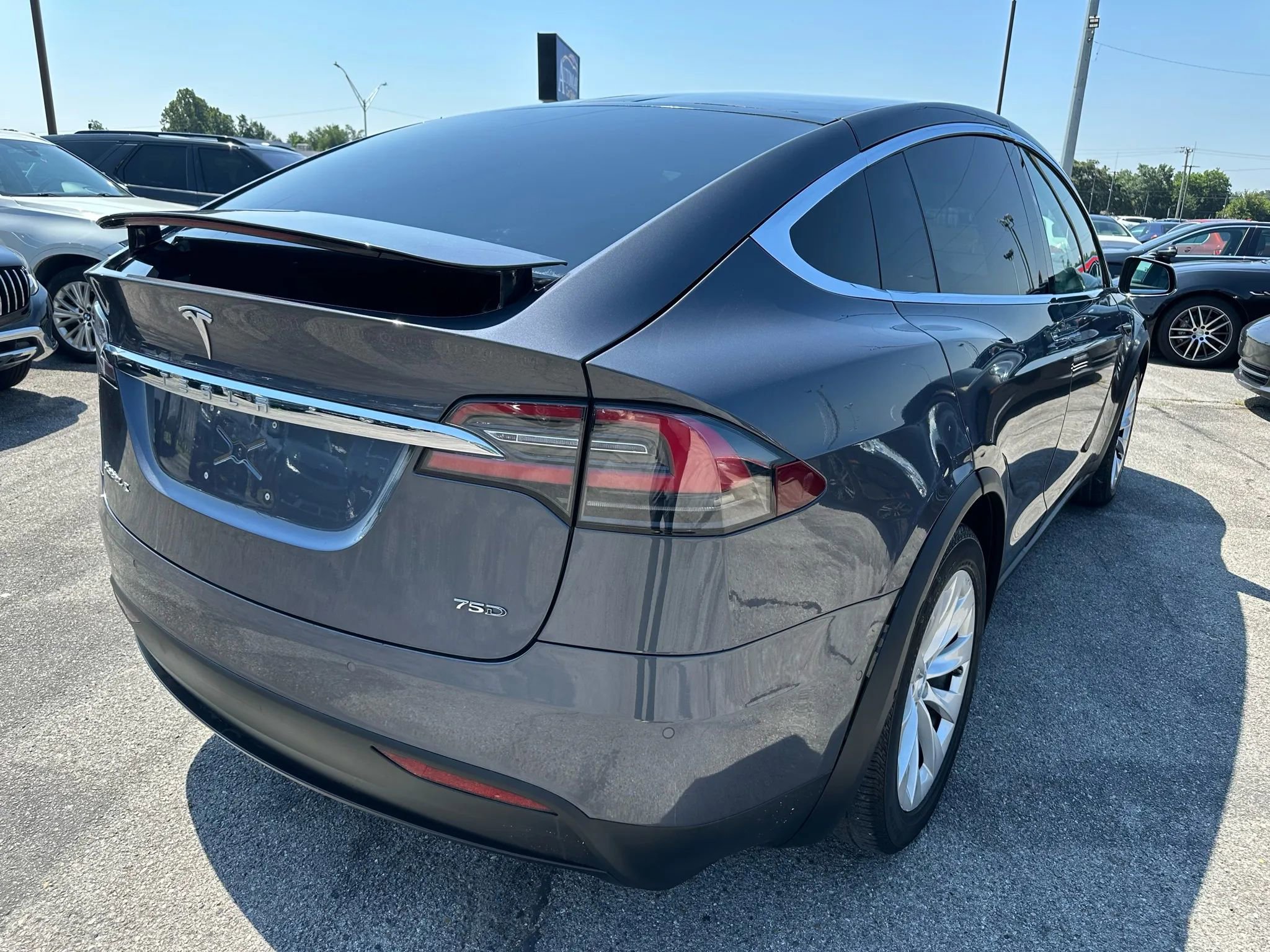 Used 2018 Tesla Model X 75D image 44