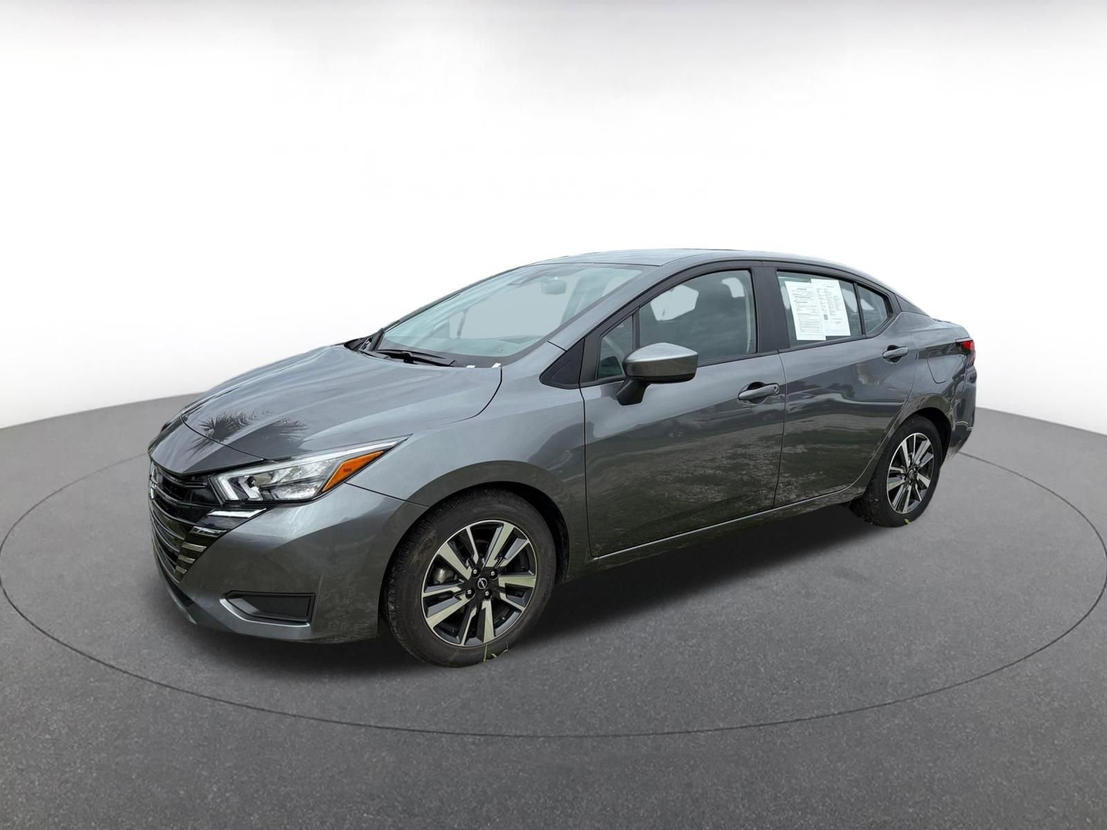 Used 2025 Nissan Versa SV FWD image 4