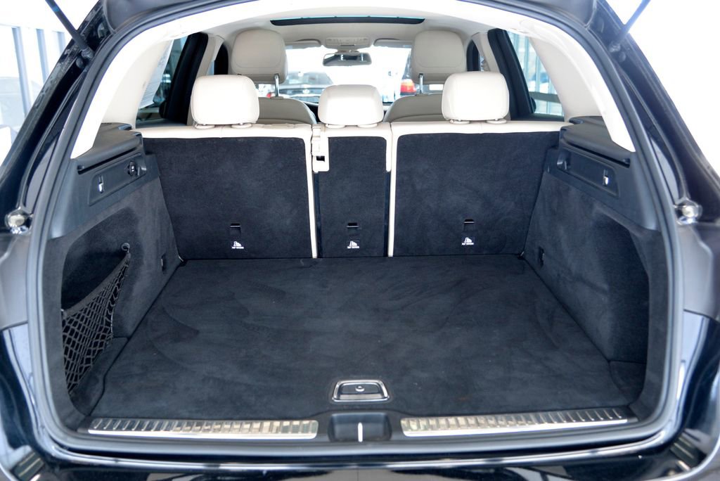 Used 2018 Mercedes-Benz GLC 300 4MATIC image 30