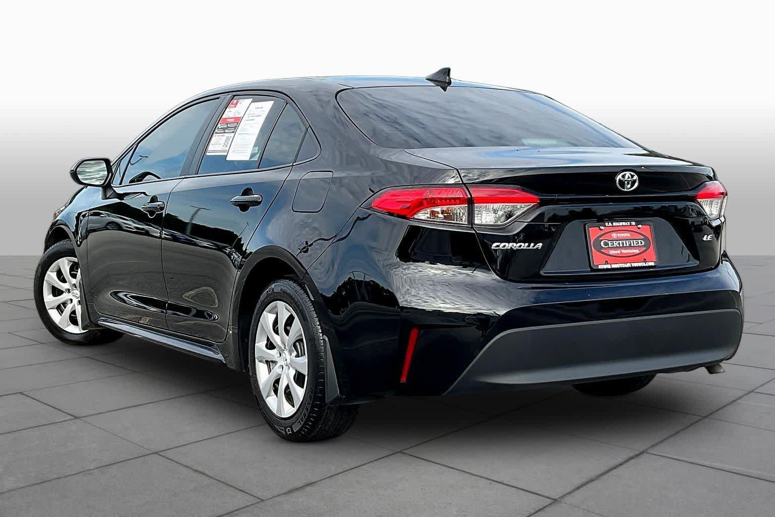 Used 2025 Toyota Corolla LE FWD image 12