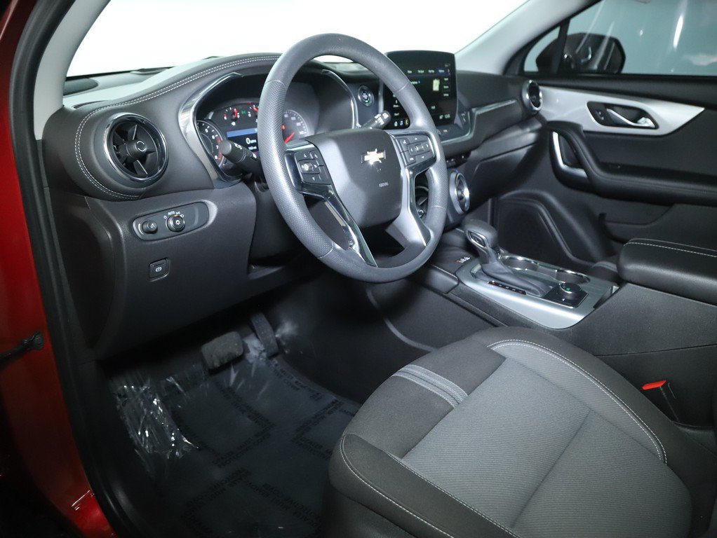 Used 2024 Chevrolet Blazer LT w/ Convenience Package FWD image 17