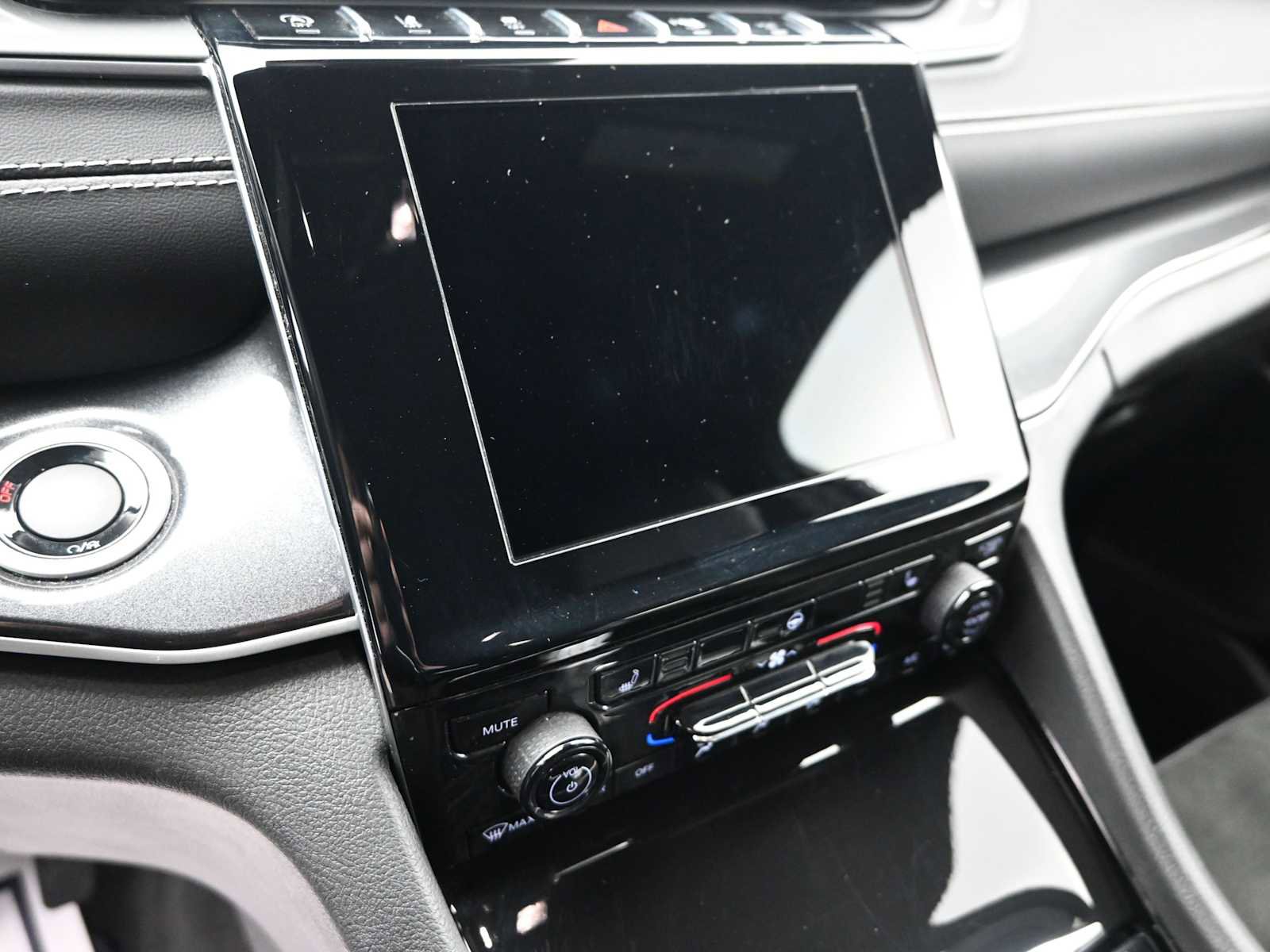 Used 2021 Jeep Grand Cherokee L Laredo image 14