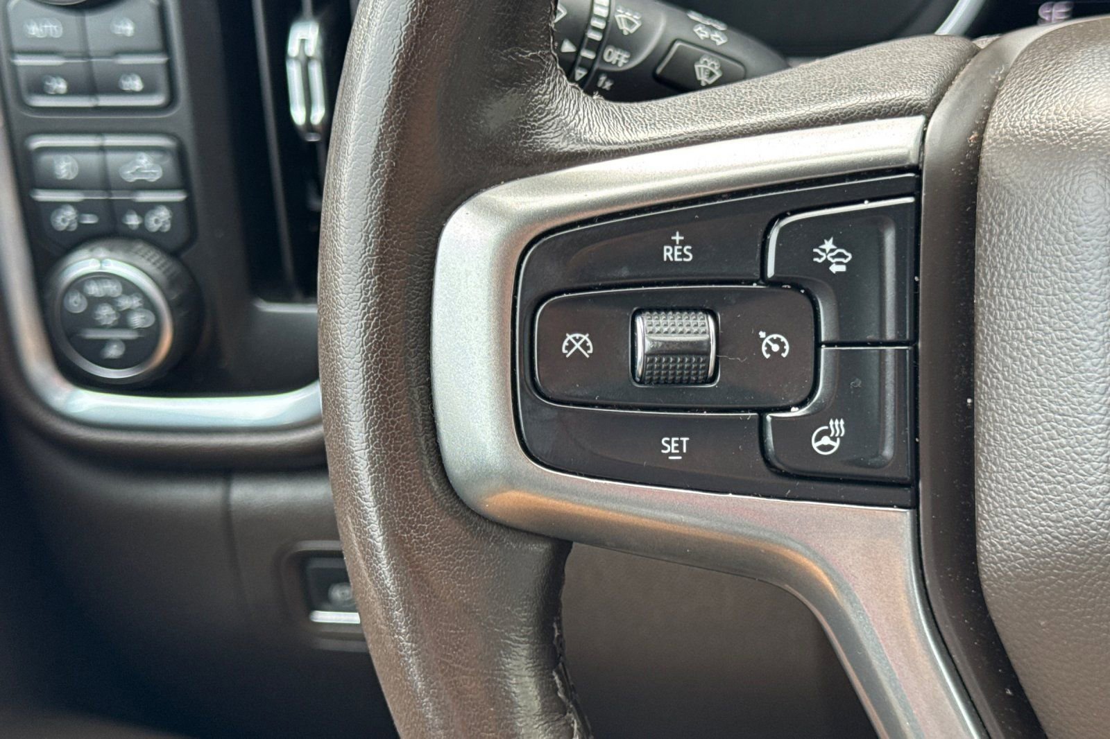 Used 2021 Chevrolet Silverado 2500 LTZ w/ LTZ Premium Package AWD/4WD image 28