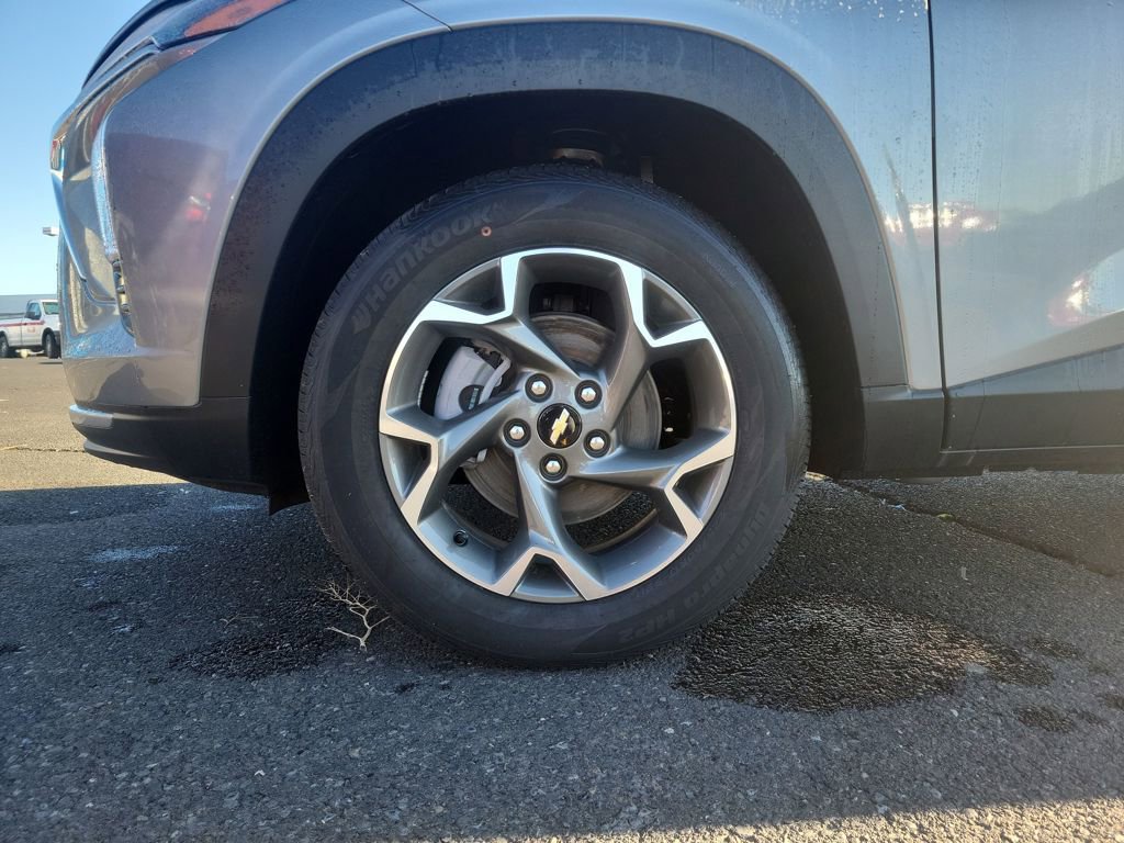 New 2025 Chevrolet Trax LT w/ LT Convenience Package image 26