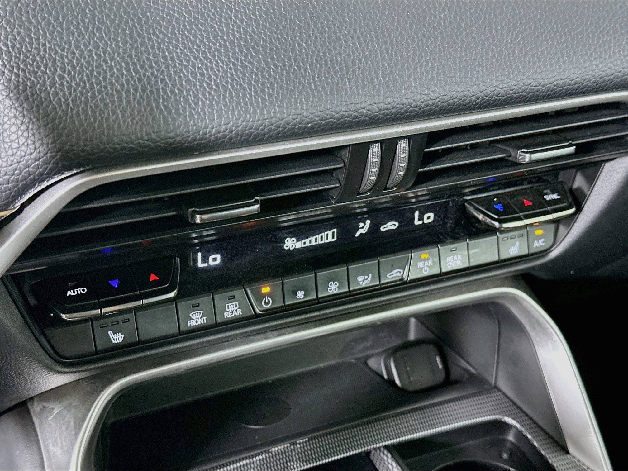Used 2025 MAZDA CX-90 Plug-In Hybrid w/ Preferred AWD/4WD image 24