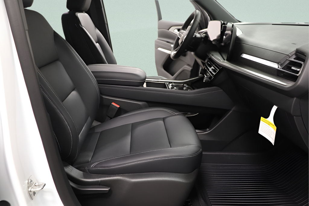 New 2027 Chevrolet Traverse LT w/ Sun and Wheel Package FWD image 33