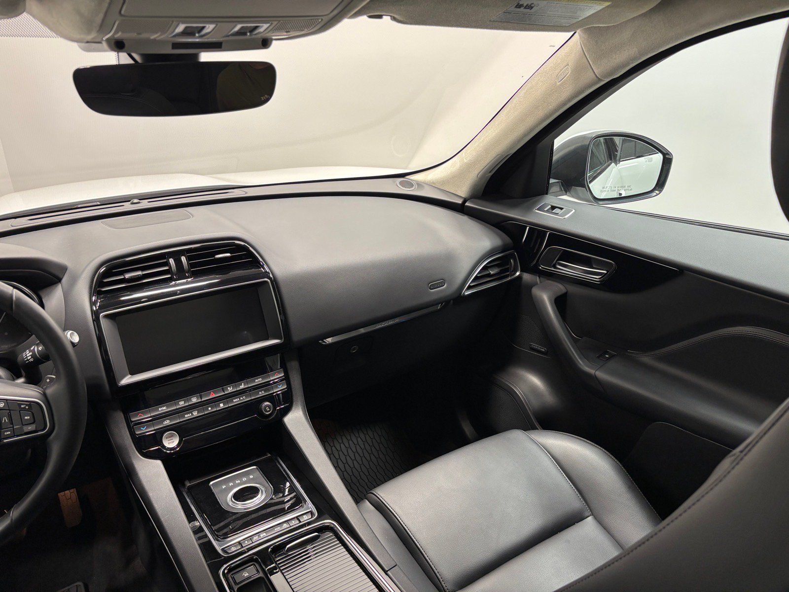 Used 2020 Jaguar F-PACE Premium AWD/4WD image 33