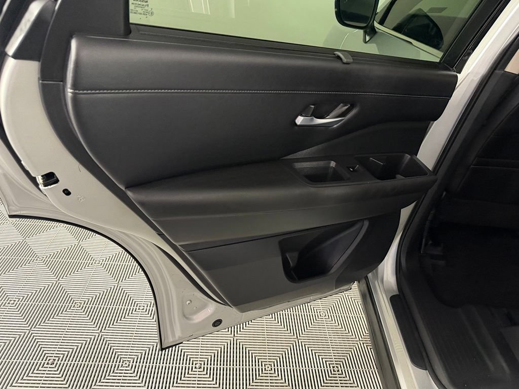 Used 2025 Nissan Pathfinder SL FWD image 27