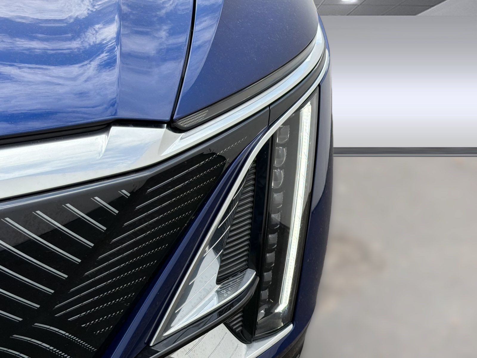 Certified 2024 Cadillac Lyriq Luxury AWD/4WD image 10