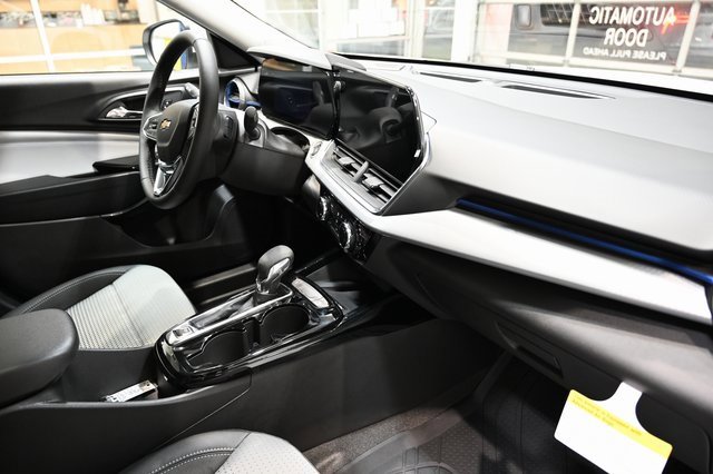 New 2026 GMC Canyon Elevation w/ Convenience Package image 13