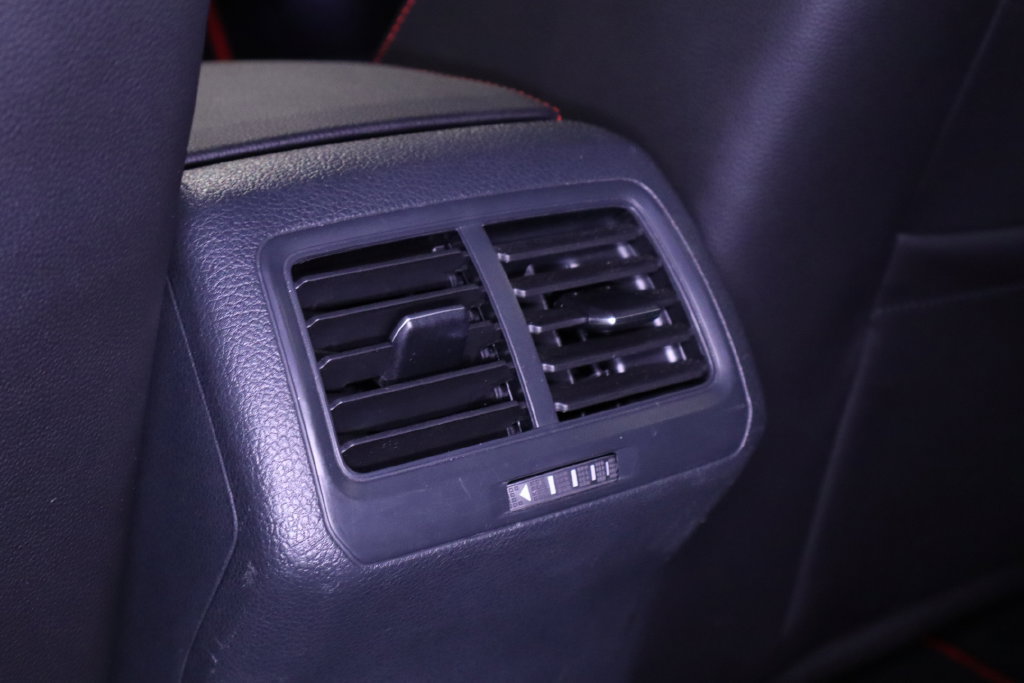 Used 2017 Volkswagen GTI SE FWD image 32