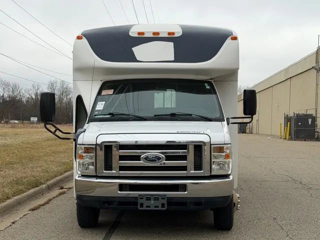 Used 2013 Ford E-350 and Econoline 350 Super Duty w/ Shuttle Bus Prep Pkg RWD image 3