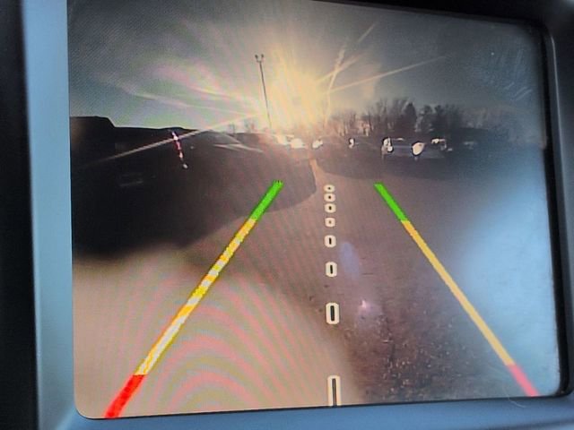 Used 2015 Jeep Cherokee Latitude w/ Comfort/Convenience Group image 24