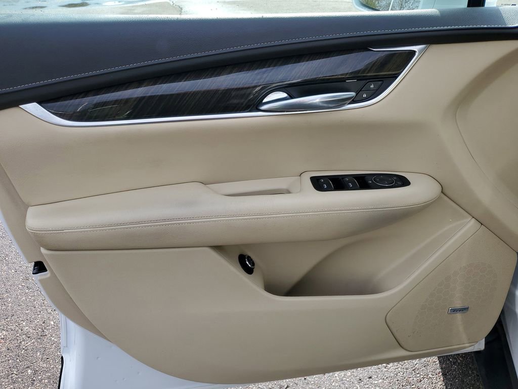 Certified 2017 Cadillac XT5 FWD w/ LPO, Wheel Lock Package image 18