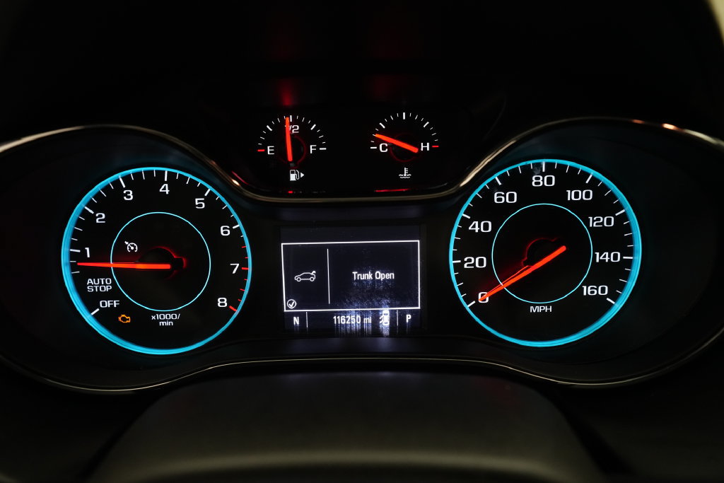 Used 2018 Chevrolet Cruze LT w/ Convenience Package FWD image 2